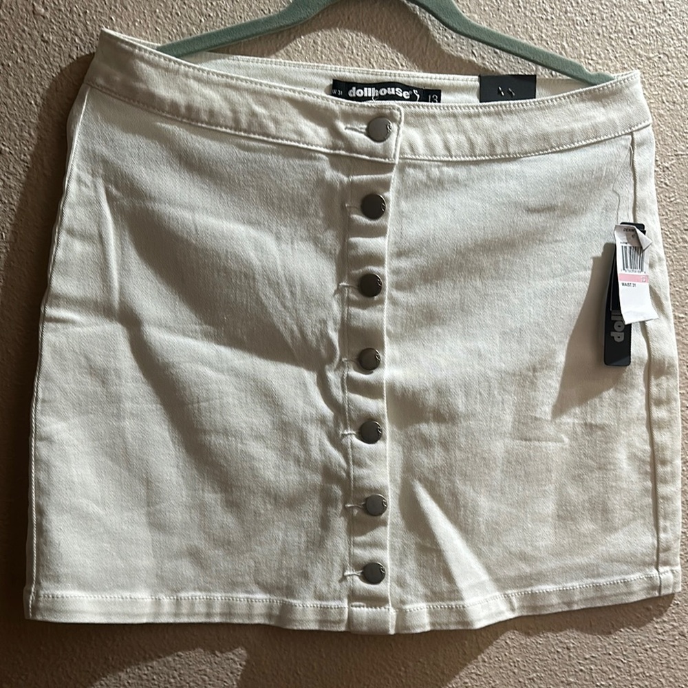 Dollhouse Women's White Button-Front Skirt